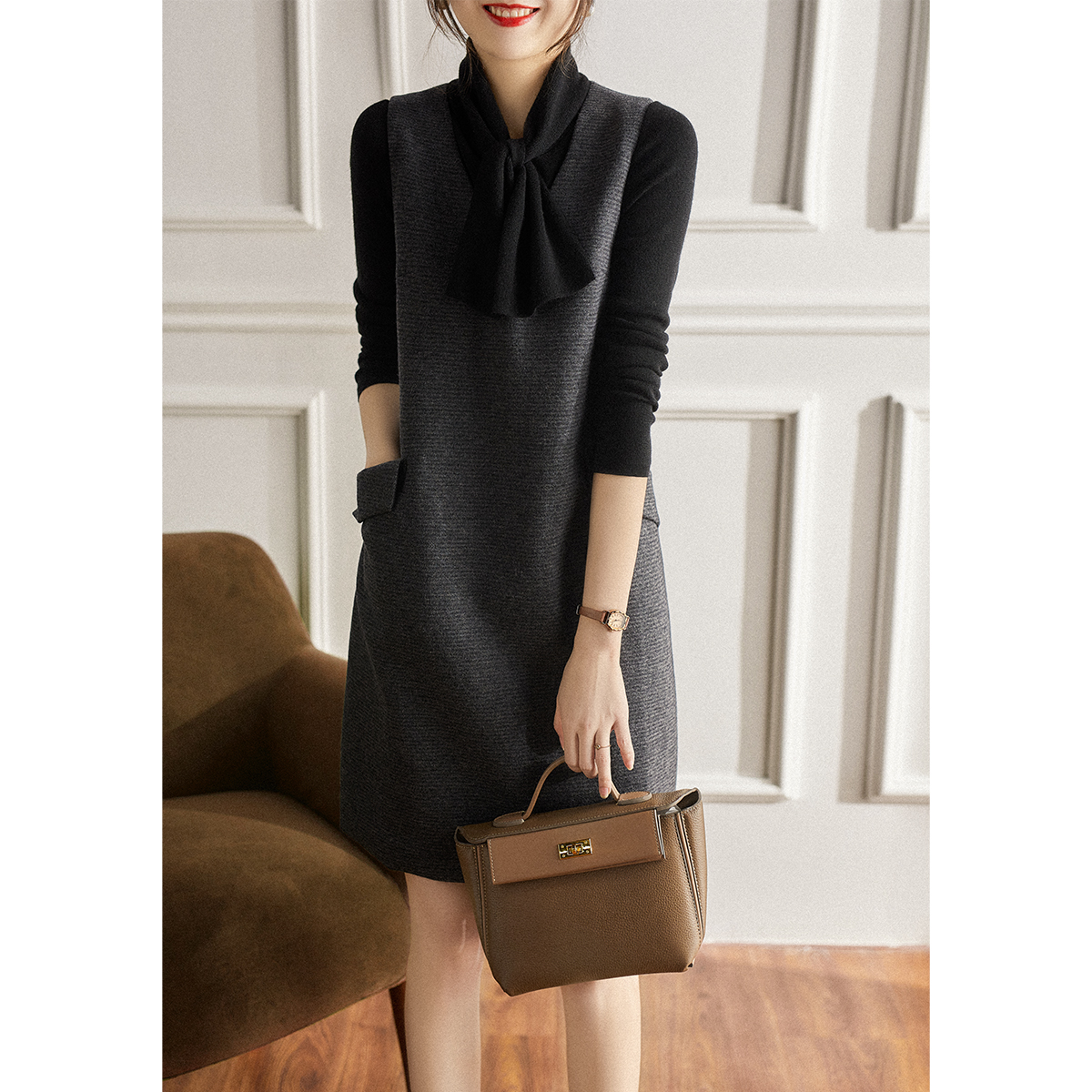 [QZ231002AG] 笑涵阁 优雅高质显气质 V领无袖小A连衣裙