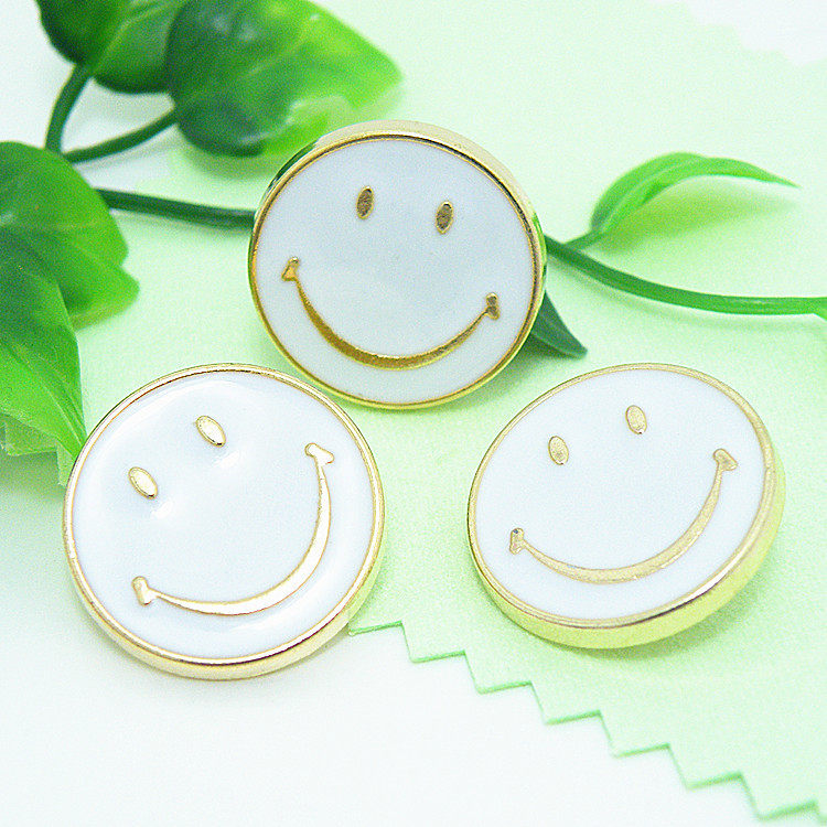 新款高档金属白色纽扣金边可爱笑脸扣子服装纽扣