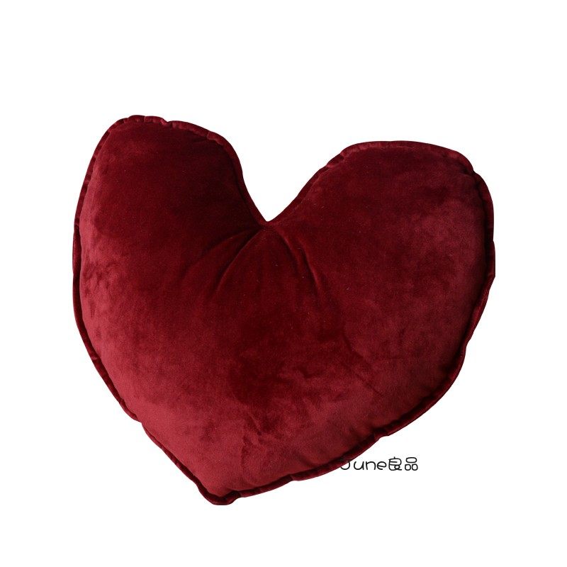 韩式少女粉爱心抱枕靠垫北欧ins丝绒抱枕车载卧房沙发腰枕靠枕垫 | 伊