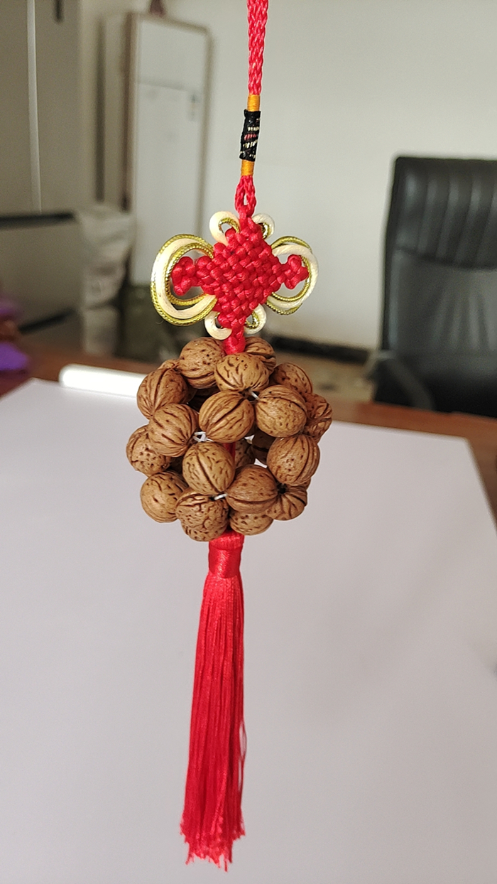 山桃桃核汽车挂件野生核桃转运绣球车挂红色车挂
