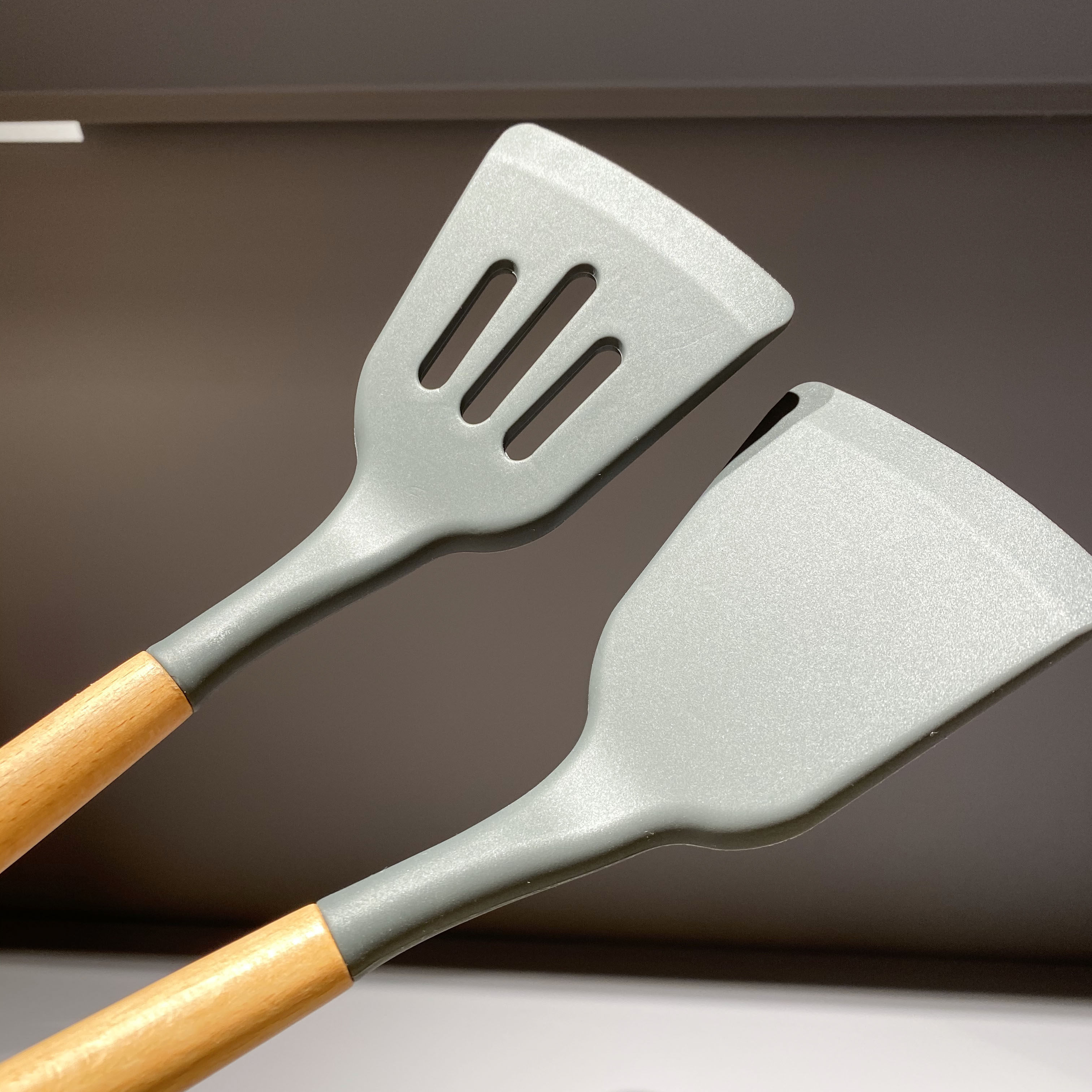 不粘锅专用榉木手柄柔软硅胶炒铲漏铲不伤锅炒菜锅铲