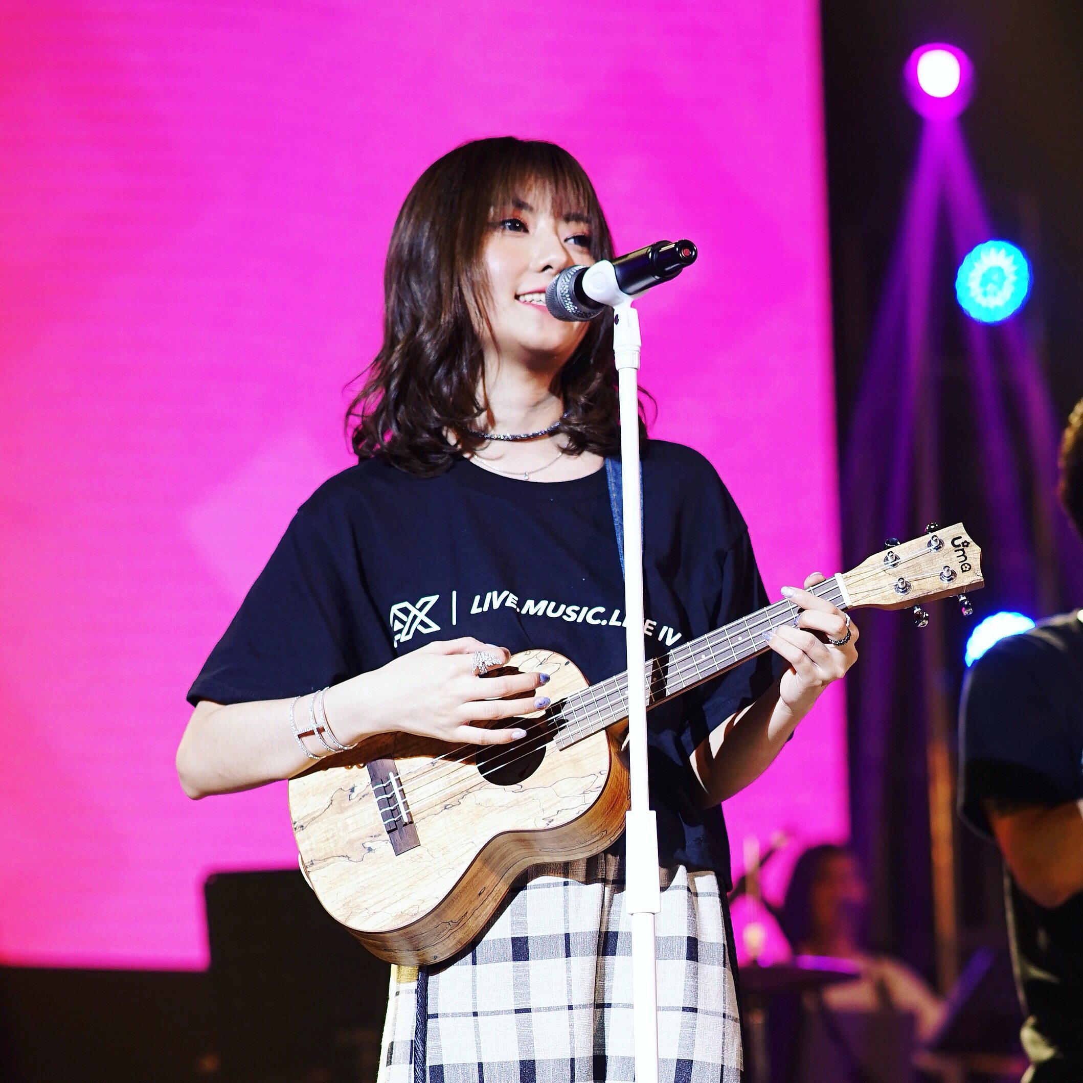 阿细2019款周边明星后援会演唱会ax独家纪念黑白t恤