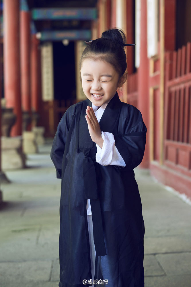 元旦传统演出服演出表演道教武当民族道姑儿童儿童演出服