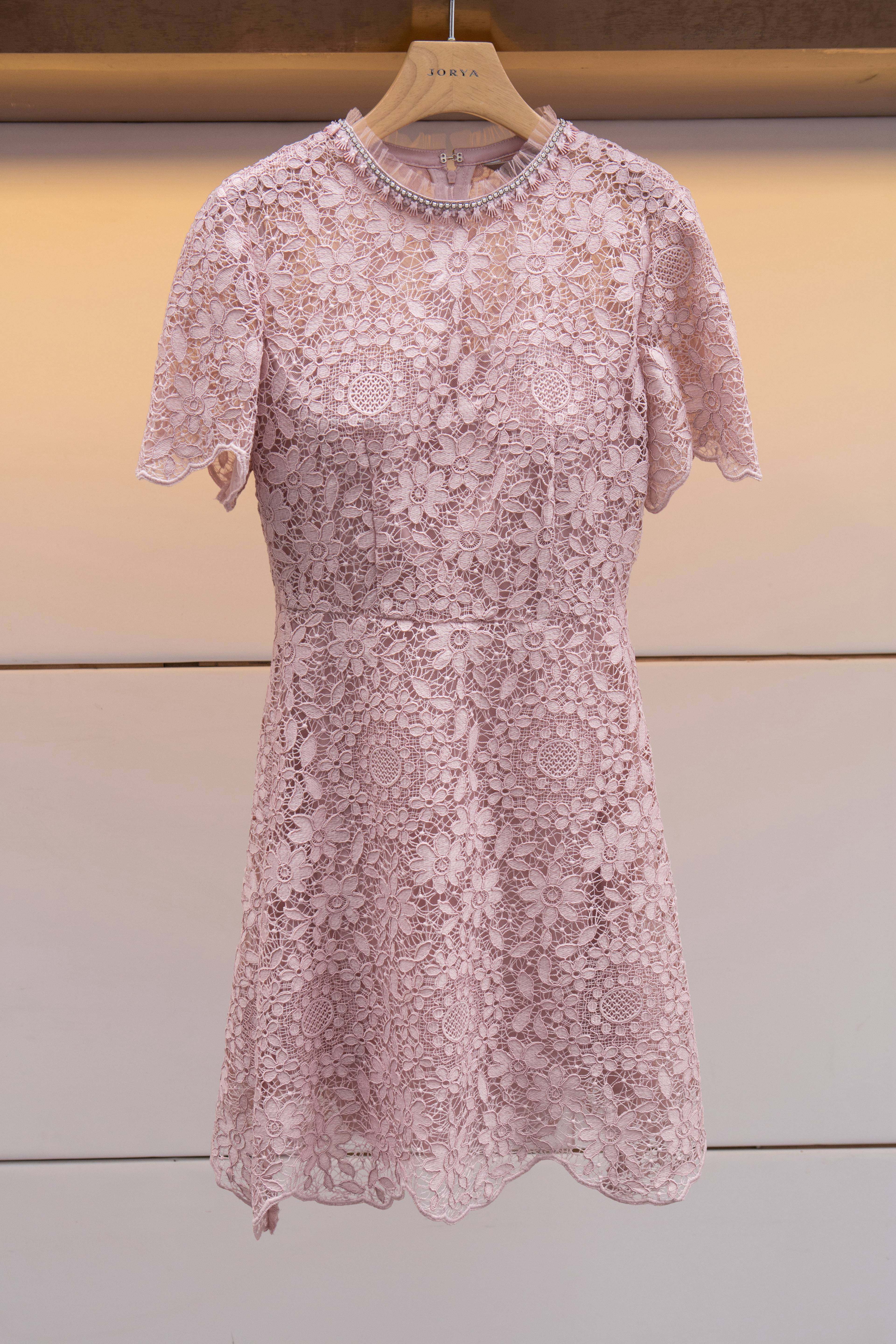 蕾丝圆领l3064401恩曼琳针织连衣裙3580元19年春夏时尚专柜正品