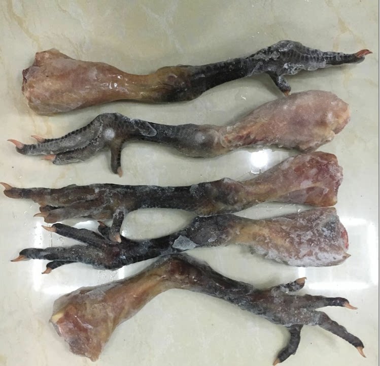 新鲜冷冻带腿土乌鸡爪每件18斤45个至70个带腿黑鸡脚带腿黑鸡爪