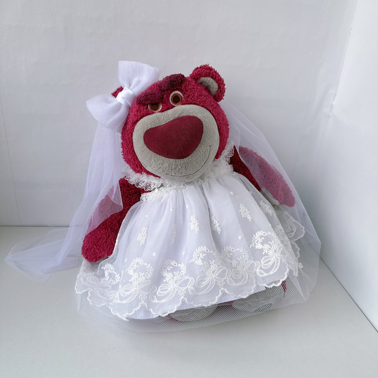 衣服草莓熊公仔公仔压床娃娃玩偶婚纱礼服棉花娃娃