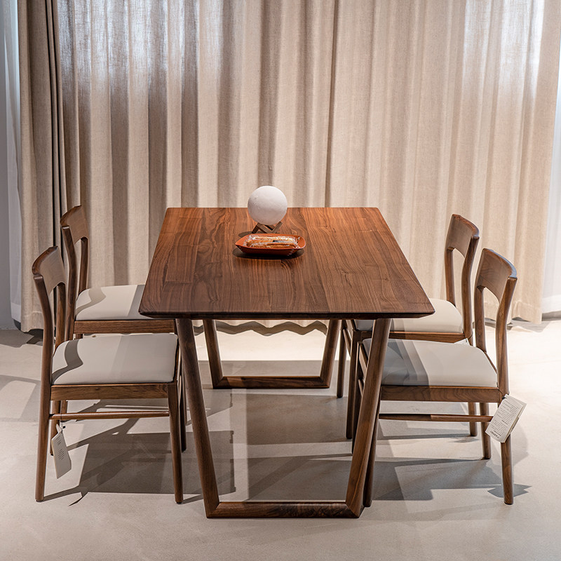意式极简家用小户户型轻奢实木餐桌北美胡桃木餐桌