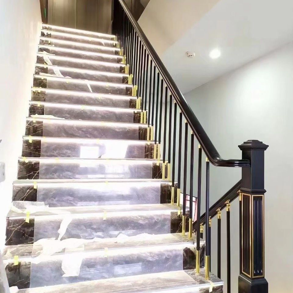 楼梯扶手定制栏杆现代窗户别墅护栏阳台铁艺楼梯扶手