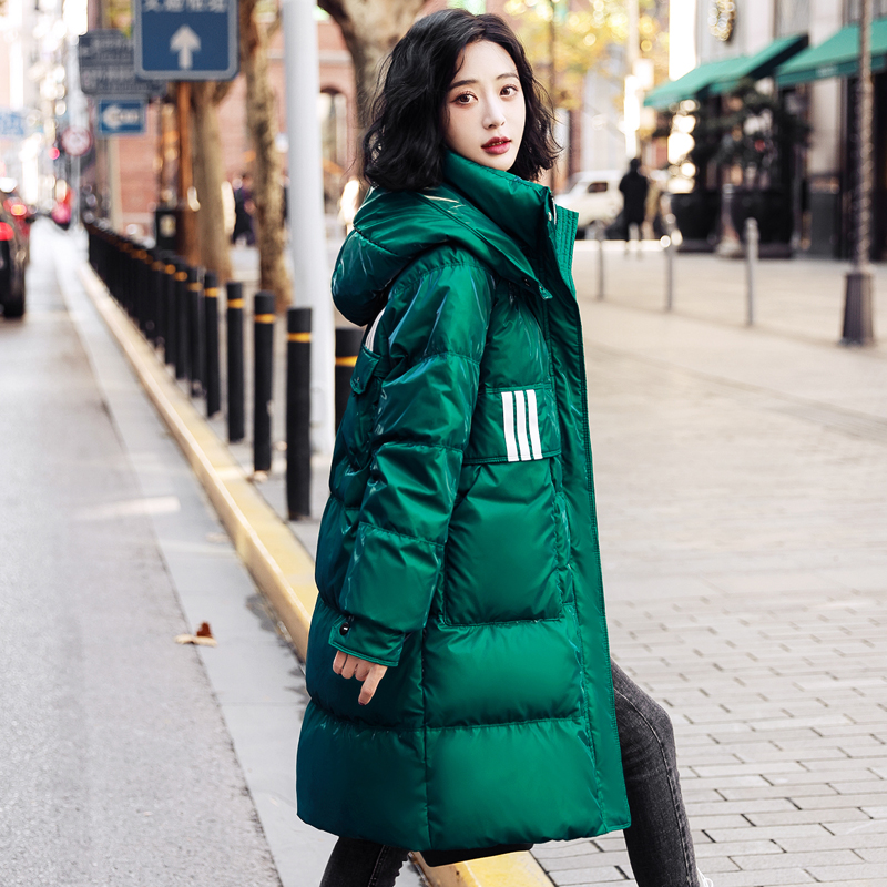绿色亮面羽绒服女冬中长款小个子免洗2021年新款网红爆款时尚洋气