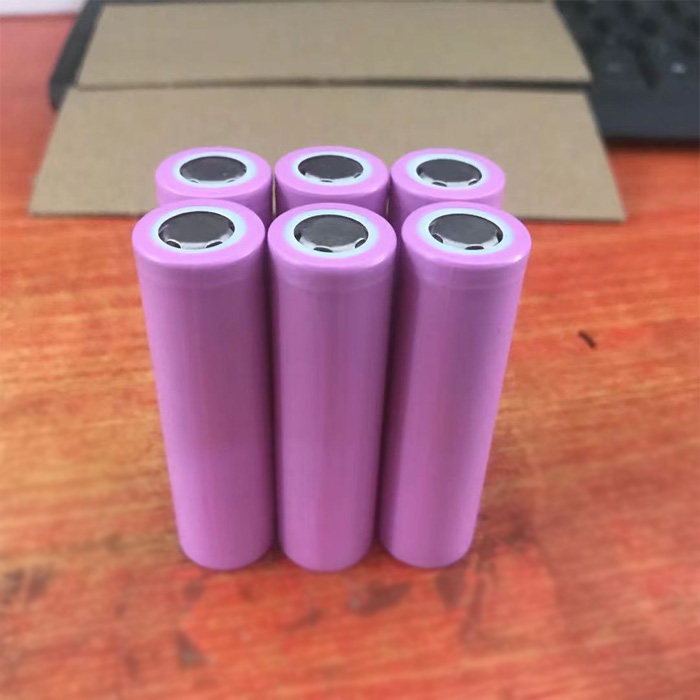 18650锂电池2600毫安平头电芯充电手电筒电池支持多串18650电池