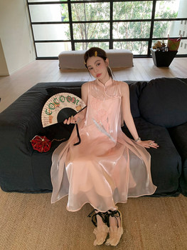 le rouge Zhou Meimei Tiannv Yuyi gilded ສີບົວອອກໃຫມ່ແບບຈີນຢືນຄໍ tulip embroidered vest vest