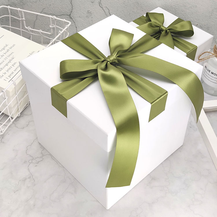 白色正方形圣诞节礼盒空盒简约生日礼物包装盒纸盒糖盒