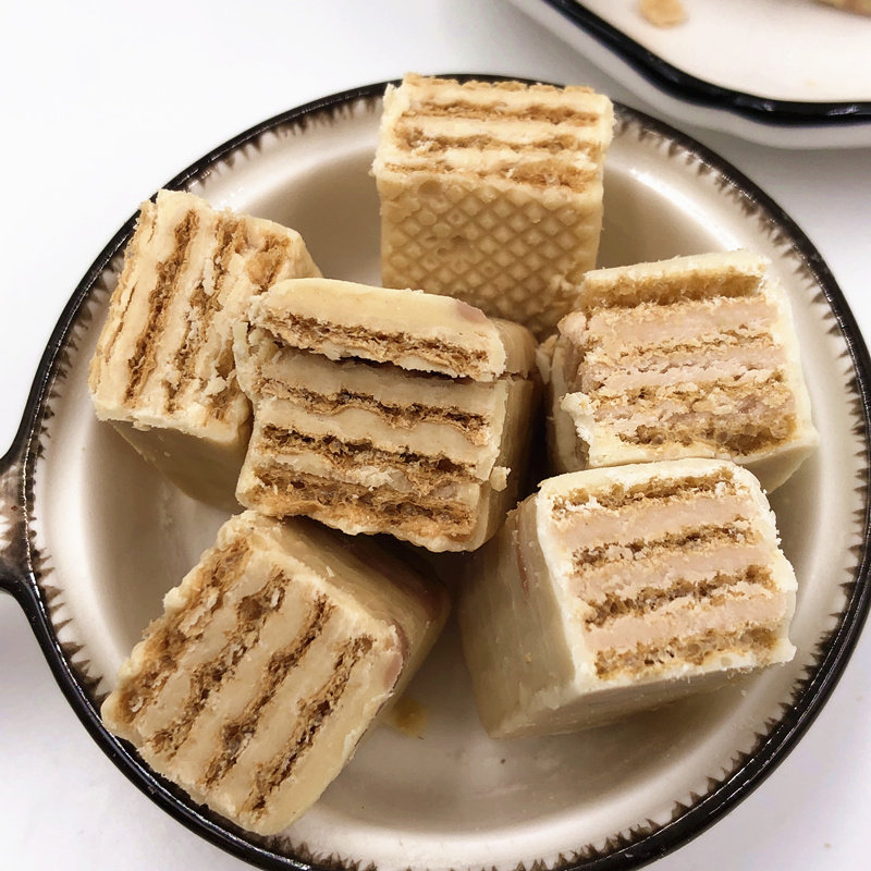 奶糖俄罗斯进口巧克力糖果斯拉夫人威化饼干酸奶传统糖果