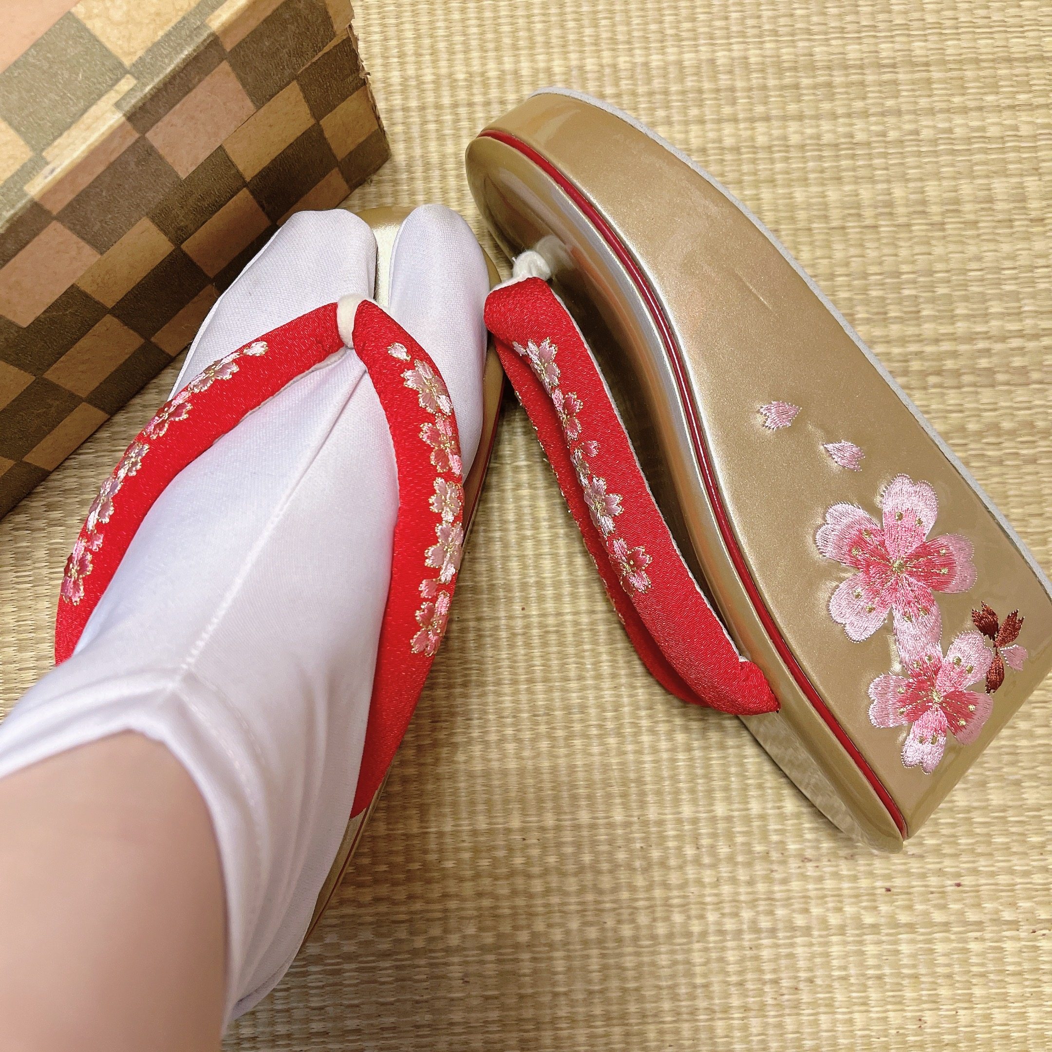 2022年日式和服女士人字拖艺伎动漫花魁中高跟松糕跟静音木屐草屐