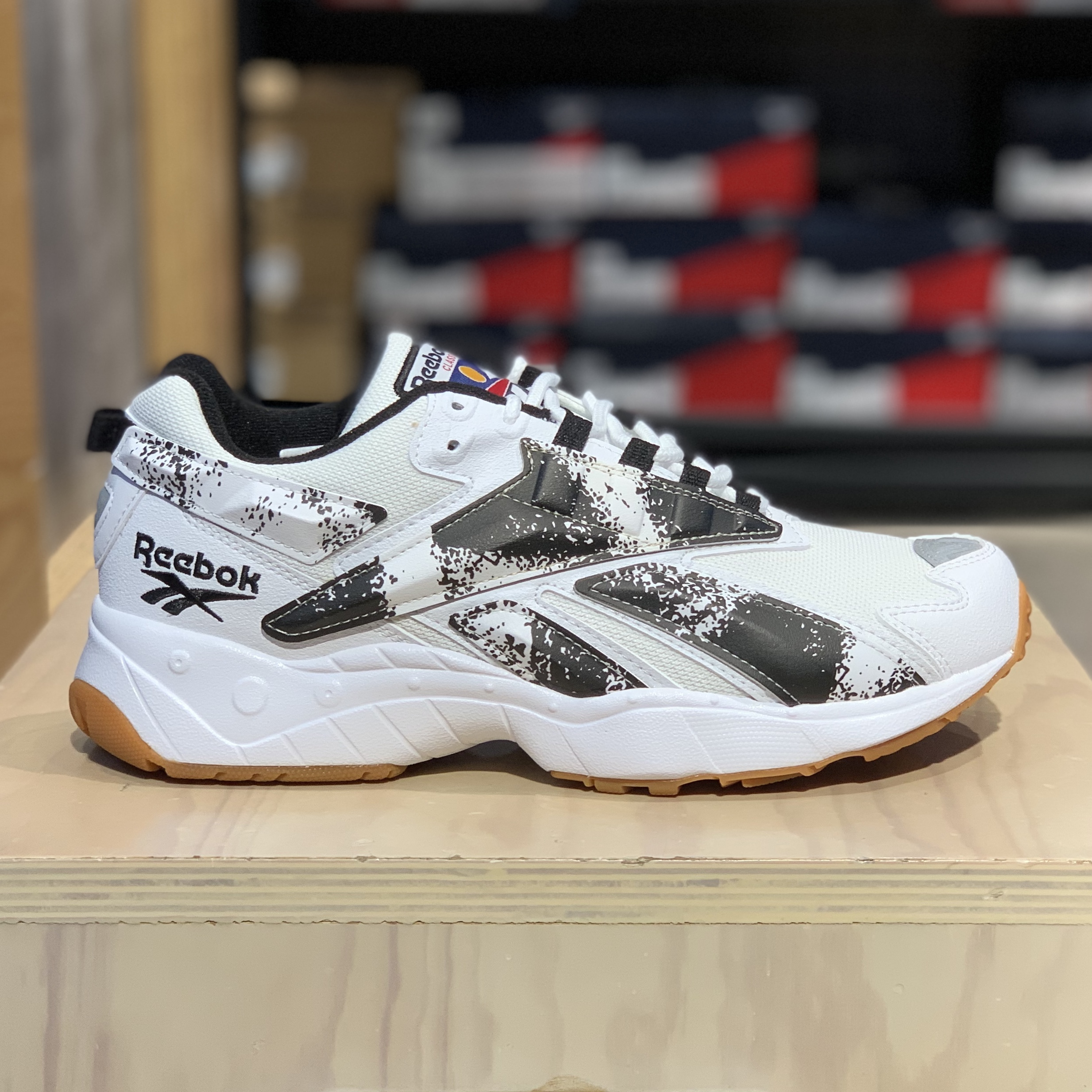 锐步reebok复古老爹蜂窝气垫跑步鞋男女款休闲鞋跑步鞋