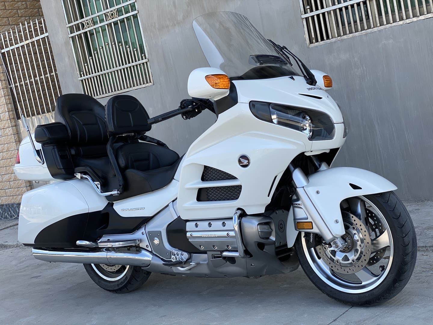 本田金翼1800cc长途旅行巡航大绵羊马杰斯特进口摩托车整车