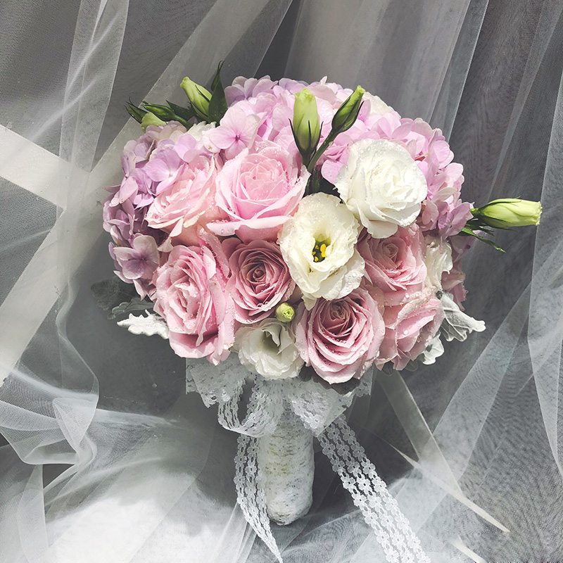 新娘手捧花束欧韩中式鲜花速递天河浦东徐汇广州鲜花速递同城