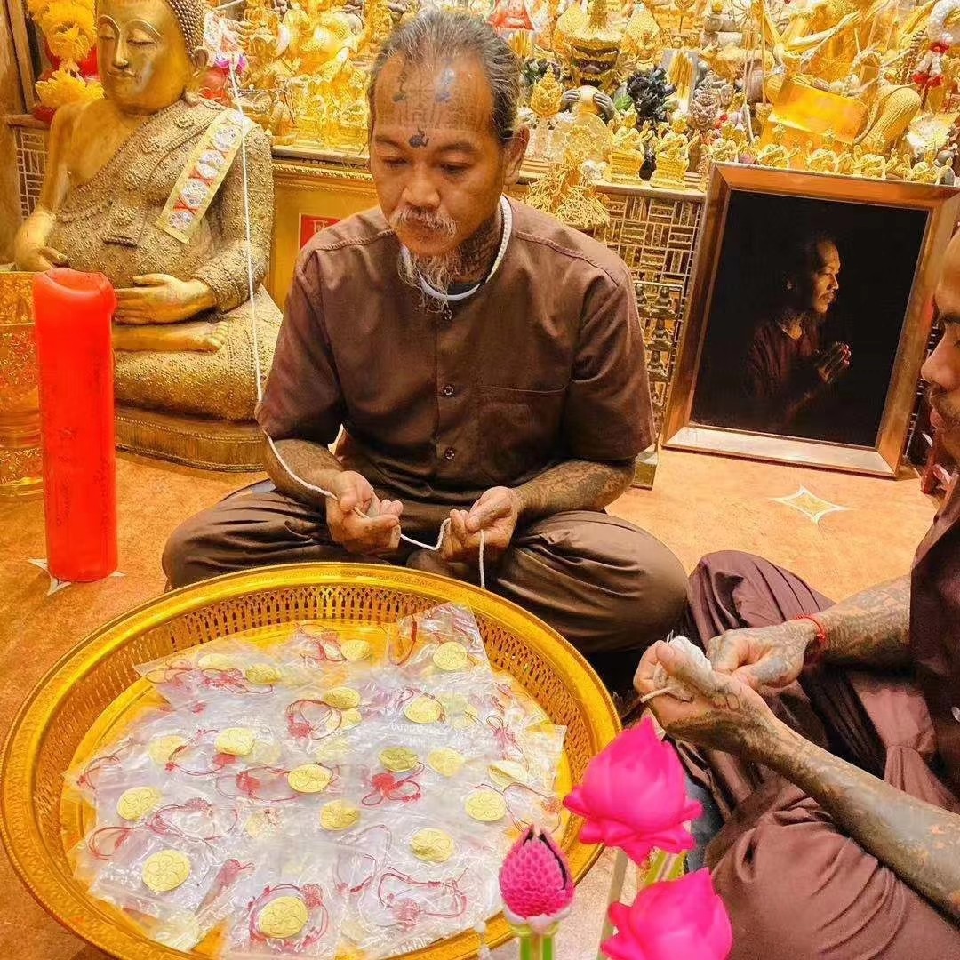 泰国阿赞佑古力娜扎红绳 阿赞佑补财库化红绳手绳招财 偏财招桃花