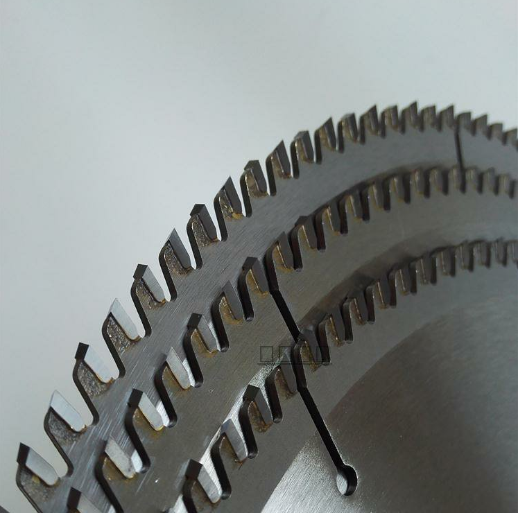 博世圆锯木工30mm孔径齿孔12寸新款305mm直径电锯片