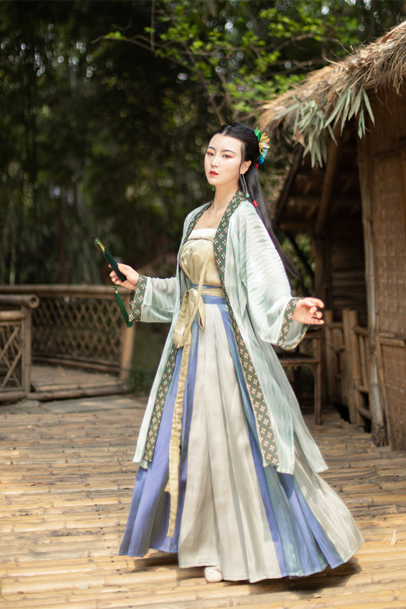 轻汉坊【玉堂春】原创汉服女宋制褙子抹胸一片式褶裙齐腰汉服夏￥128