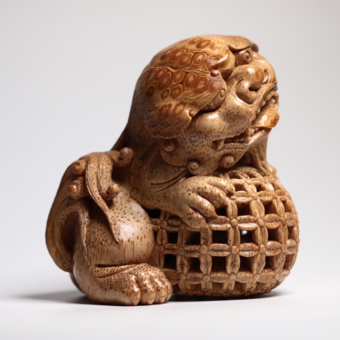 宁竹刘向荣向荣本工精品品竹根雕狮子绣球摆件竹编