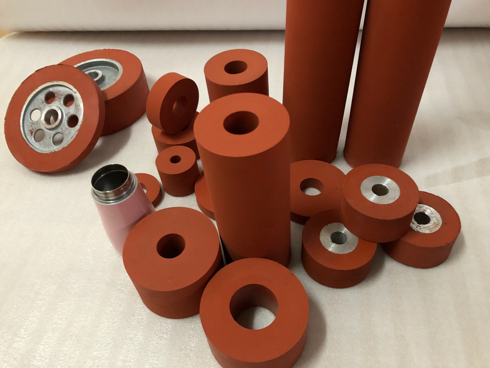 高耐温热转印胶轮 烫木门热转印胶辊 木门专用胶辊.