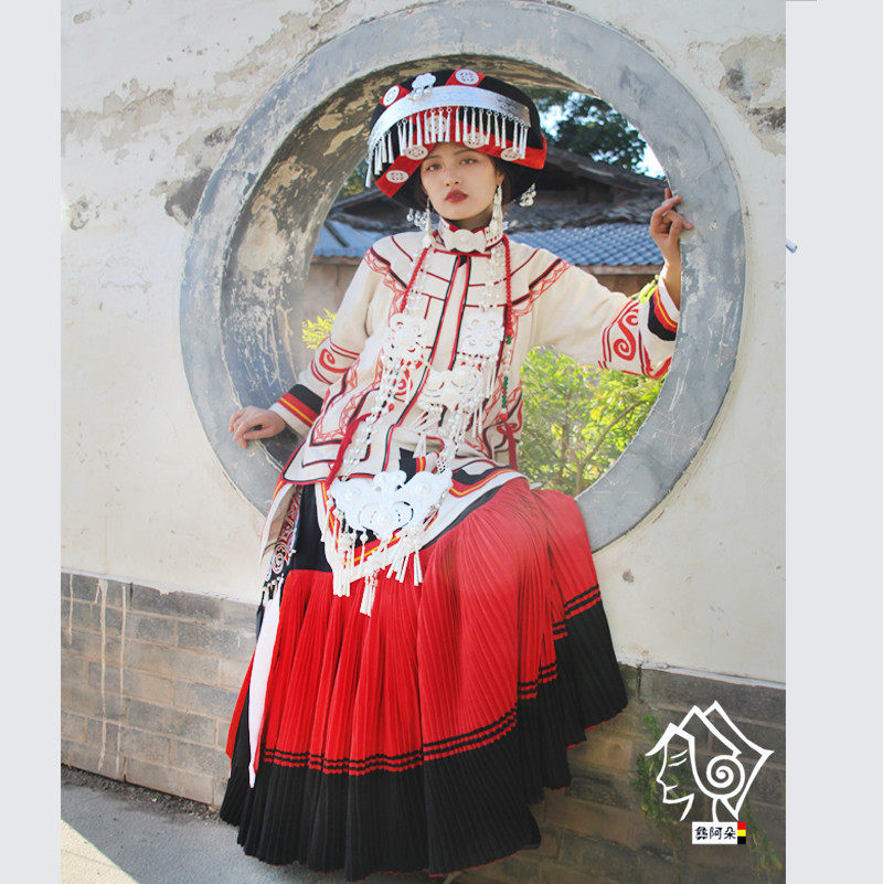 凉山彝族服装套装新娘棉麻手工量身定制白色民族服装