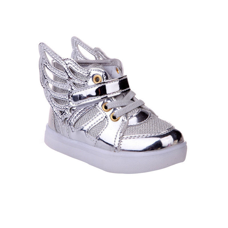 春秋带翅膀男童鞋儿童发光鞋女童led亮灯鞋七彩夜光1-3-5岁运动鞋