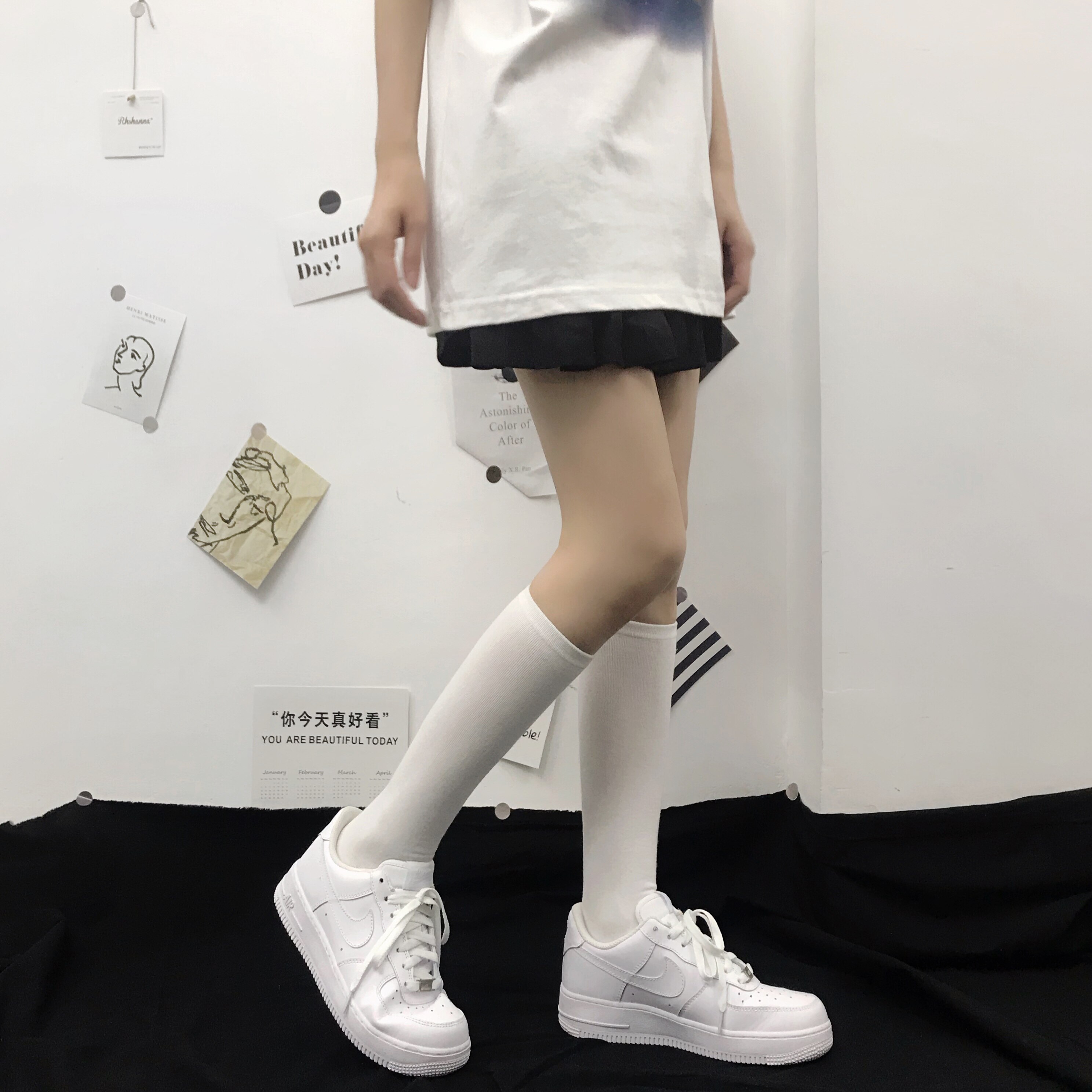 袜子女ins小腿过膝长筒黑白纯色萝莉风薄款日系长筒袜