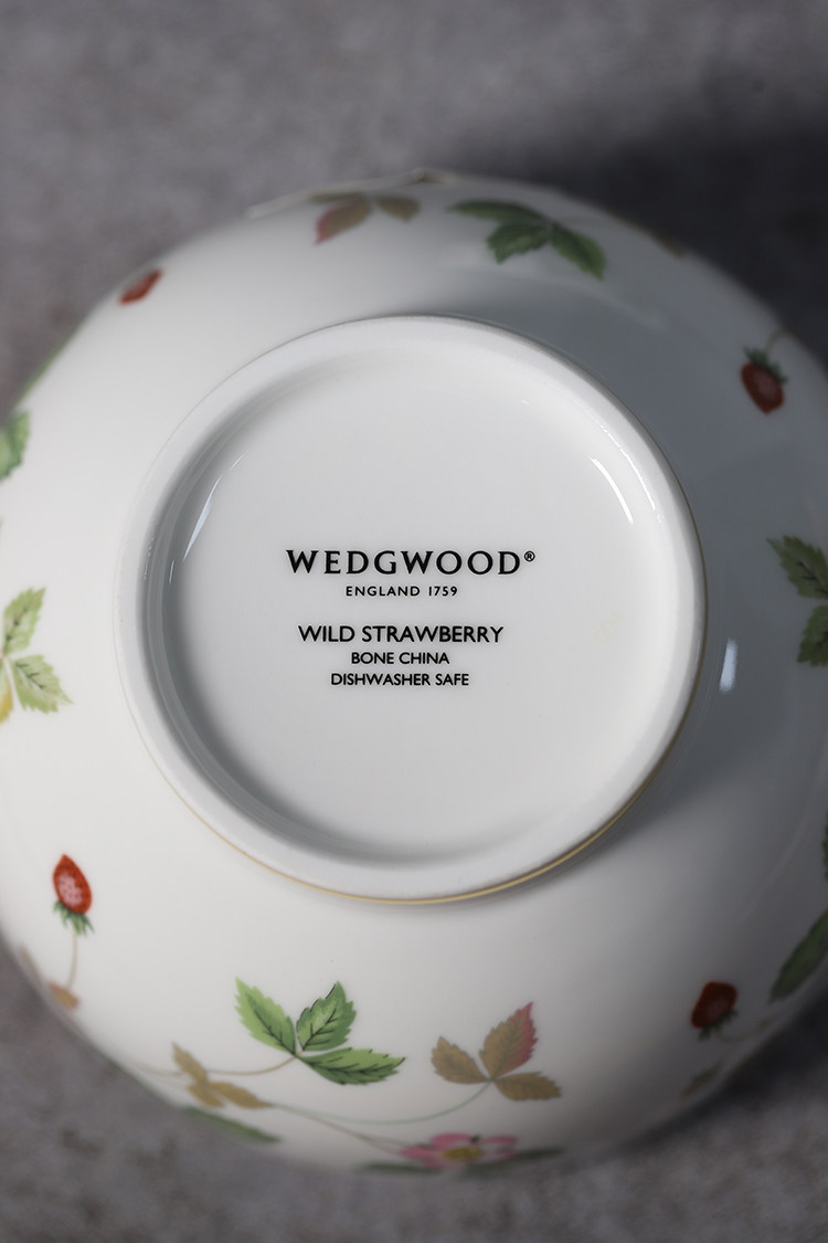 现货英国wedgwoodwildstrawberry野草草莓骨瓷饭碗沙拉碗