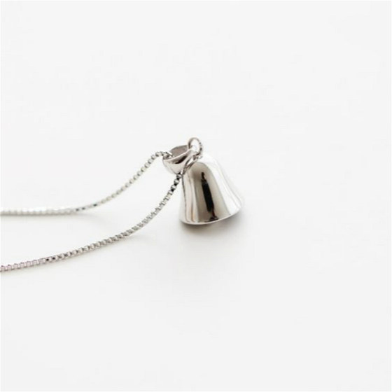 Niche Design S925 Silver Silver Bells Film Chain Female Cold Wind Chain Net Red Simple Time Necklace Niche Design S925 Silver Silver Bells Film Chain Female Cold Wind Chain Net Red Simple Time Necklace