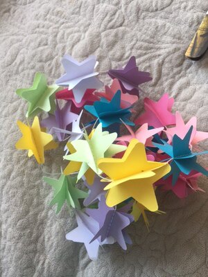 装饰纸花幼儿园彩纸拉花派对节庆儿童生日装扮拉花