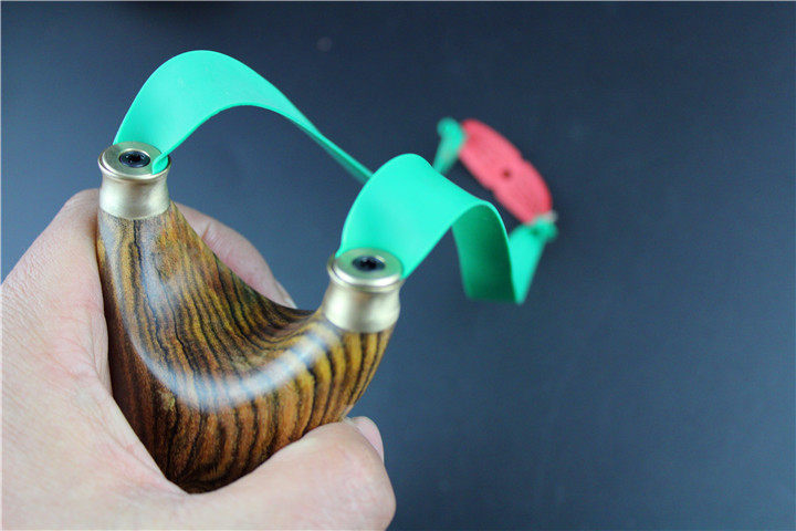 飞虎实木铜头快压免绑弹弓新型斑木飞镖