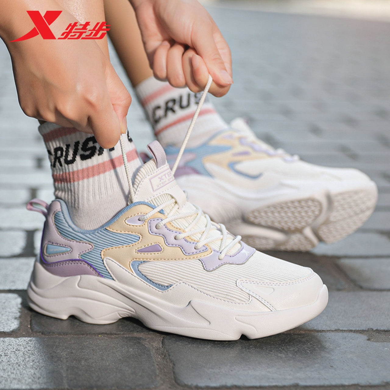 特步女鞋运动鞋2020新款网面透气秋季百搭小白鞋跑步鞋