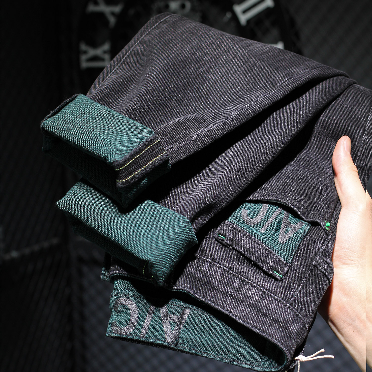 秋冬黑色牛仔裤男印花高端简约百搭款潮牌修身小脚弹力休闲长裤子