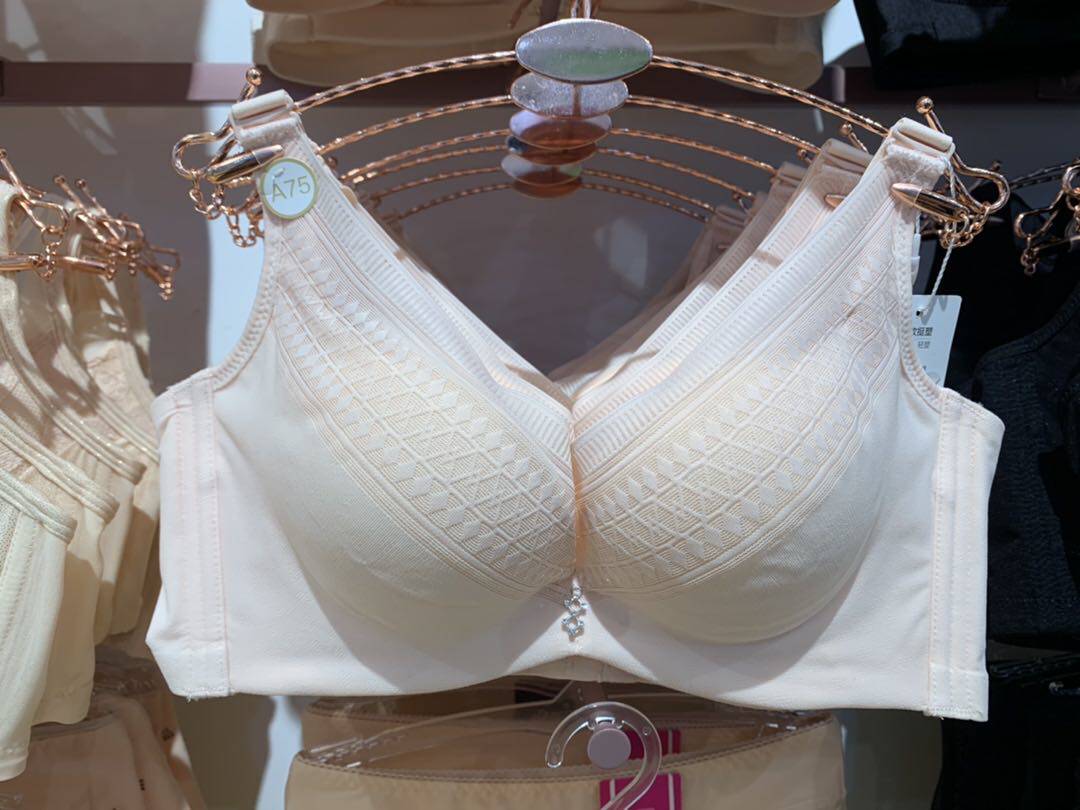 都市丽人20款新品lj01d3a杯加厚后四排扣b杯中厚软圈调整聚拢文胸