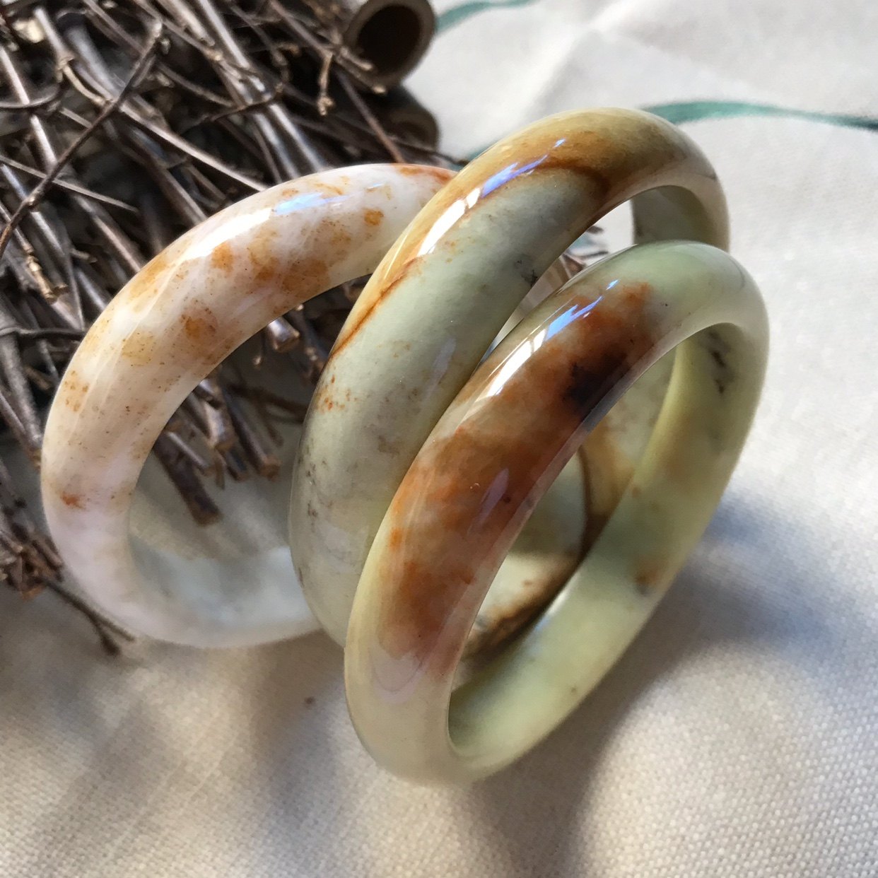 手镯花玉天然岫玉花料红色岫岩镯子蓝色水草手镯