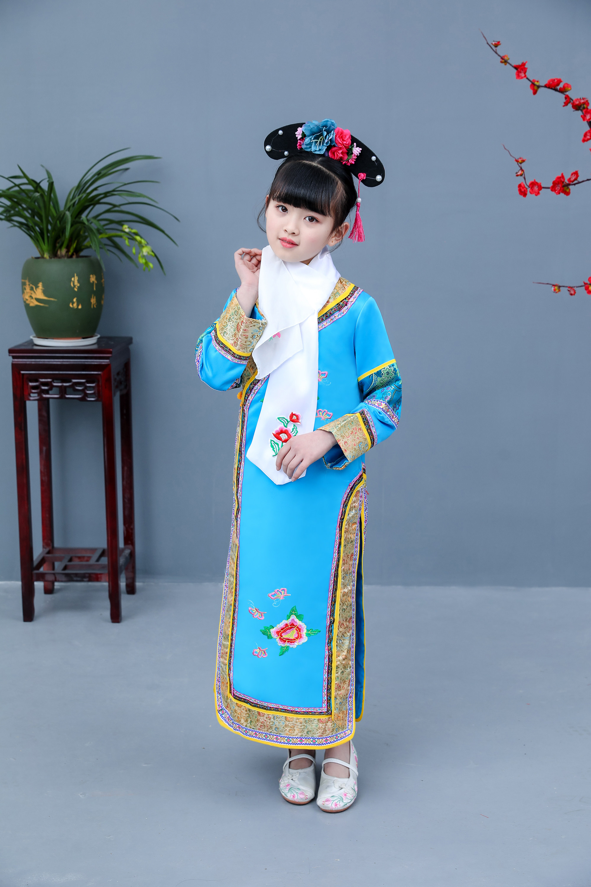 女童贵妃儿童还珠格格古装清朝宫廷公主旗服甄嬛后传满族演出服装
