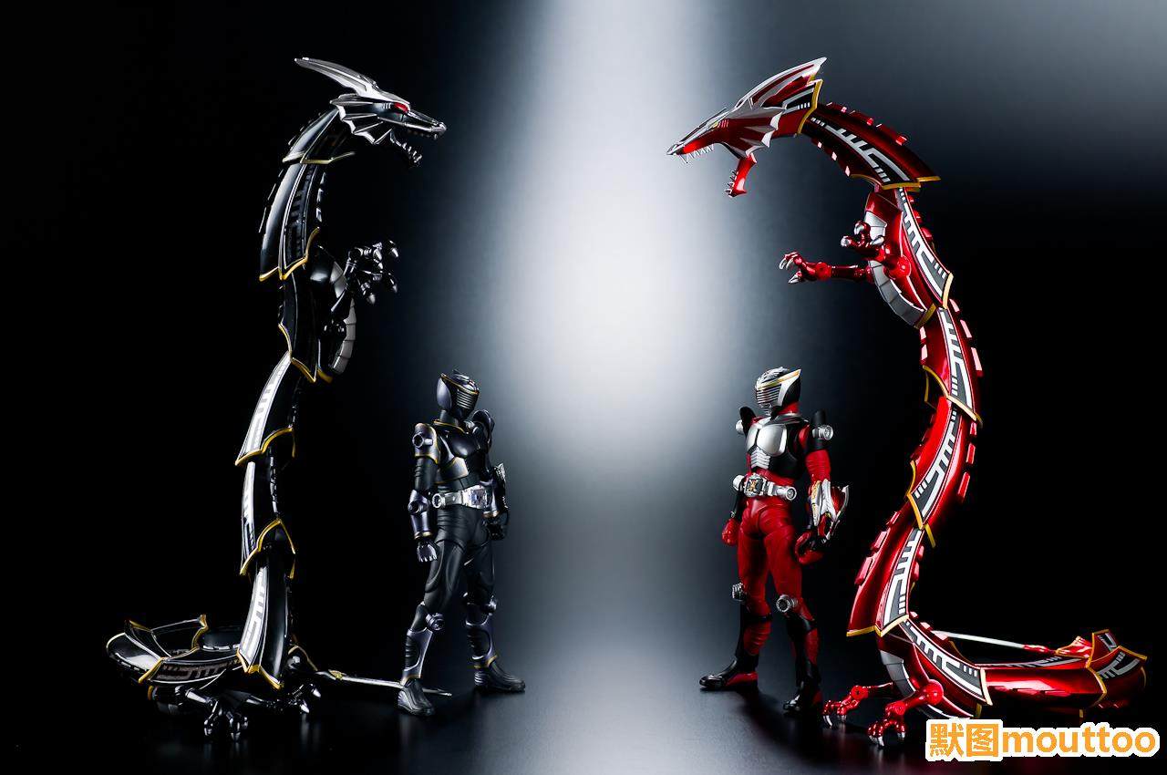 默图万代日版shf假面骑士可动手办龙骑龙牙手办