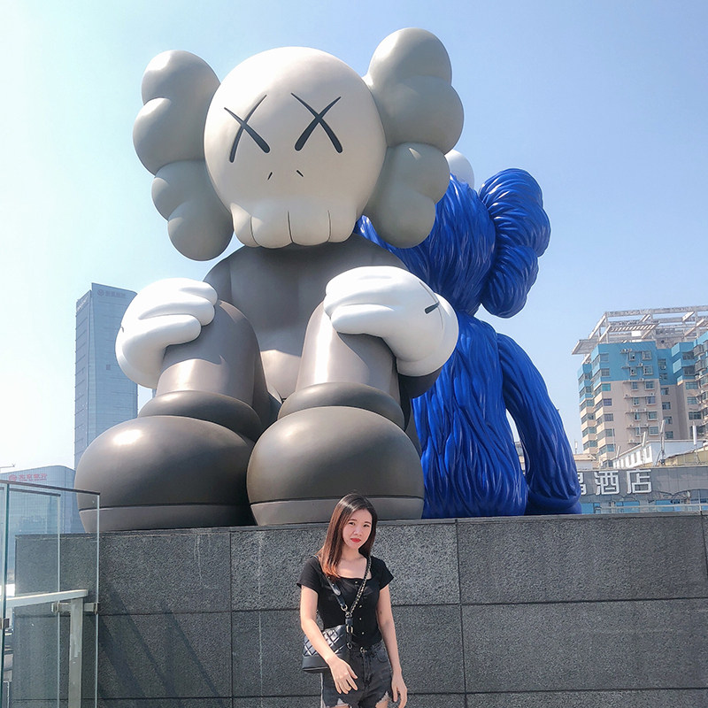 门神芝麻街潮流kaws雕塑玻璃钢卡通公仔模型商场户外