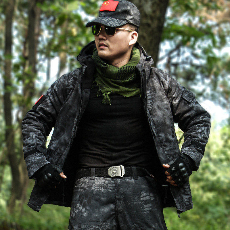 冬季加绒加厚军迷黑色蟒纹迷彩服男套装军装耐磨冲锋衣野战作战服