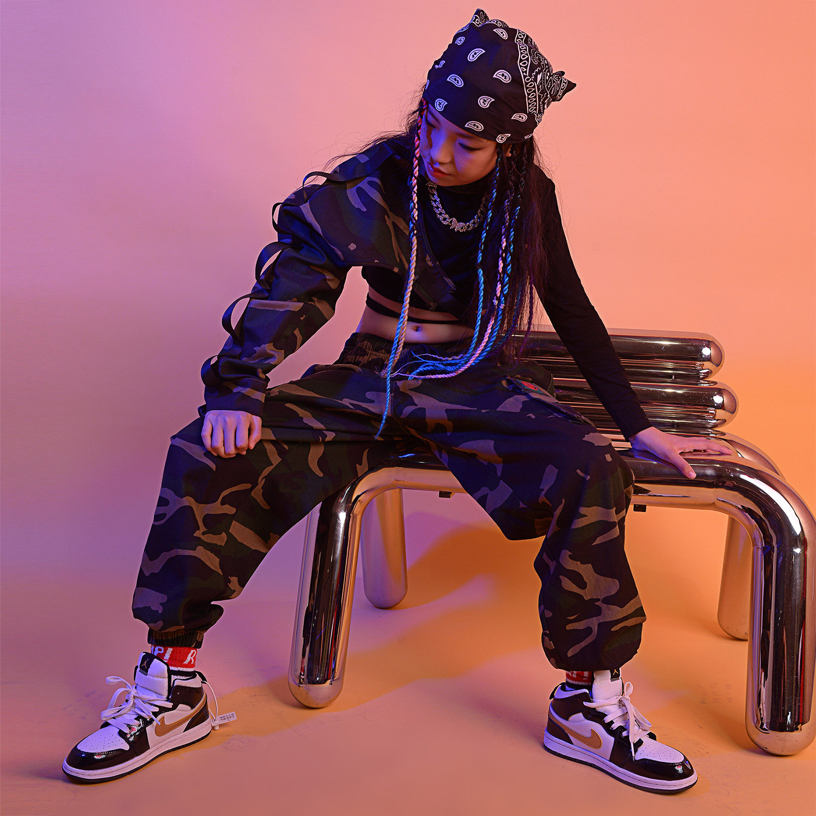 习舞女童爵士舞迷彩套装儿童嘻哈露脐机能表演儿童演出服