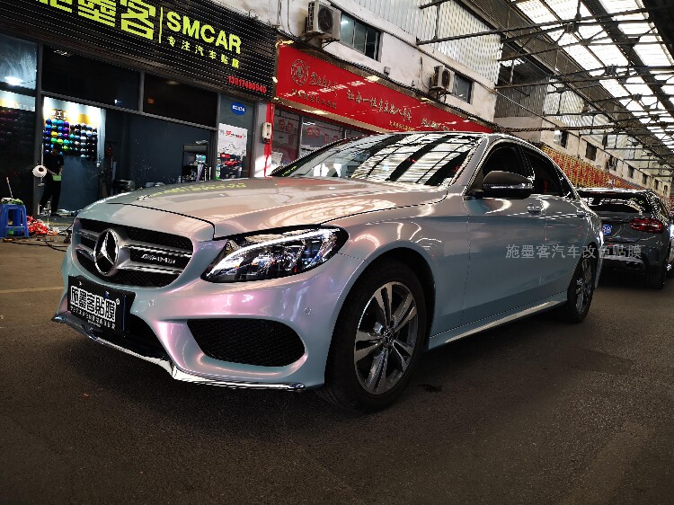 上海实体店汽车改贴膜适用于奔驰c200双色梦幻改色膜