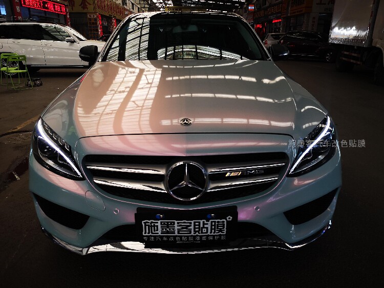 上海实体店汽车改贴膜适用于奔驰c200双色梦幻改色膜