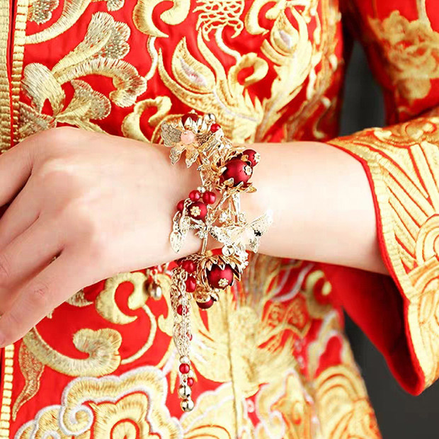 新娘手镯中式秀禾服配饰敬酒服手环龙凤褂镯子结婚饰品婚礼首饰女