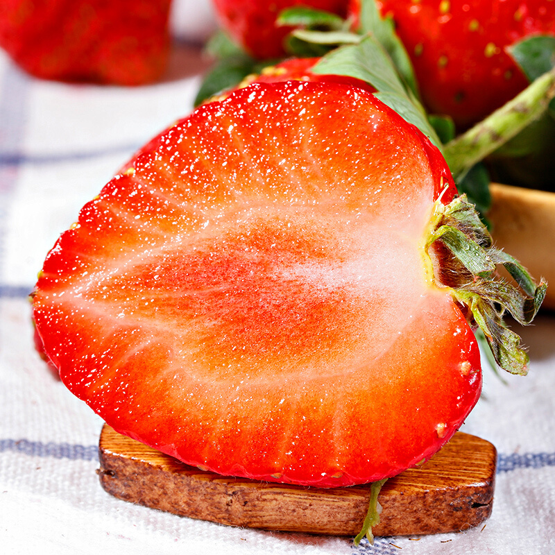 草莓佐贺赤颜奶油丹东红颜当季新鲜水果整箱草莓