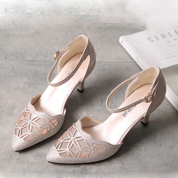 2018新款包脚鞋中跟百搭女鞋高跟鞋大号大码包头时装凉鞋