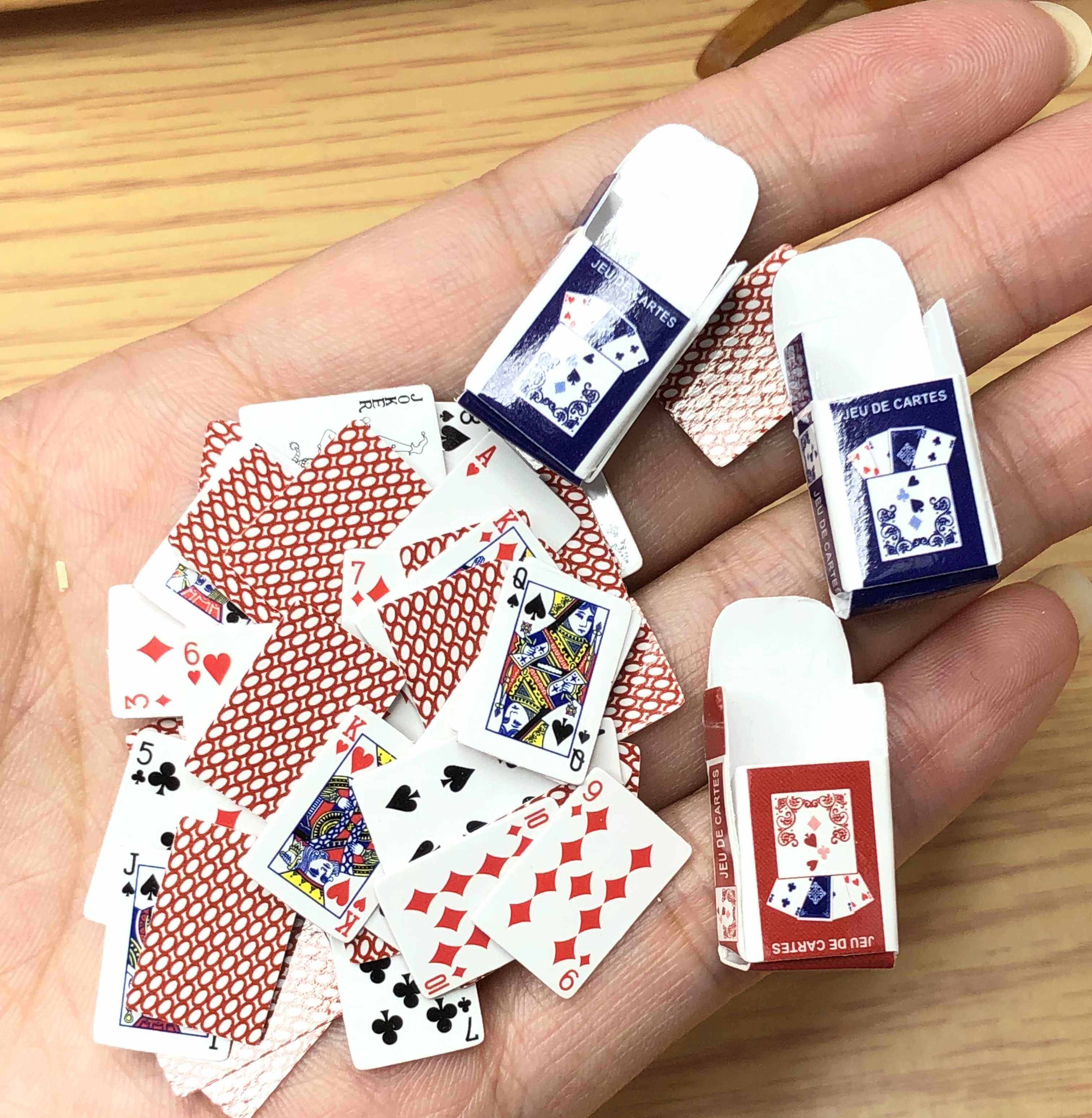 扑克牌小号迷你娃娃屋搭配袖珍物品场景玩具食玩过家家玩具