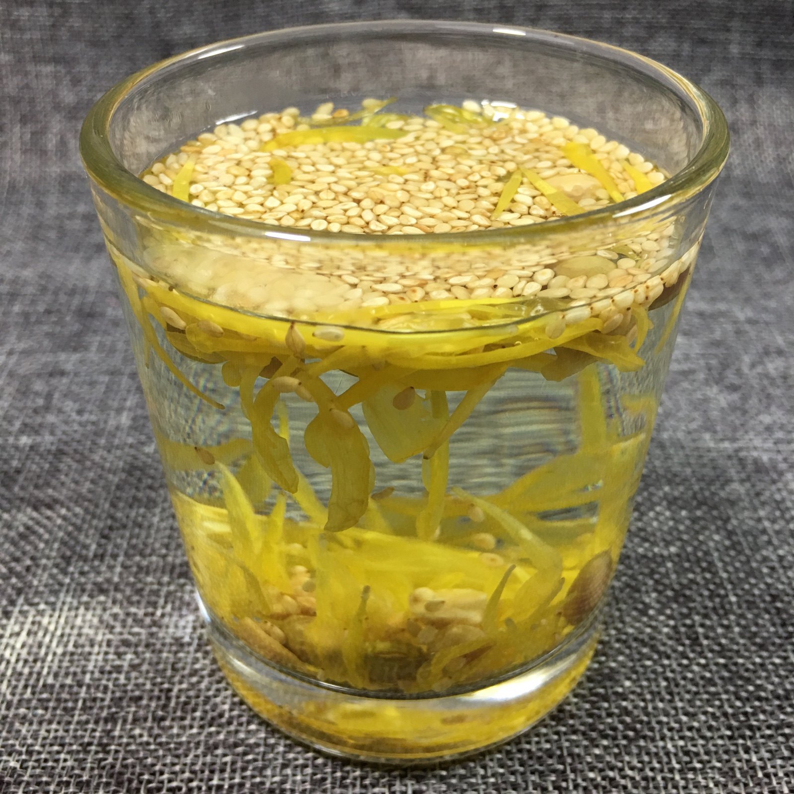 江西省修水传统特色产农家盐腌茶菊黄菊白菊花芝麻黄豆茶罐装新款