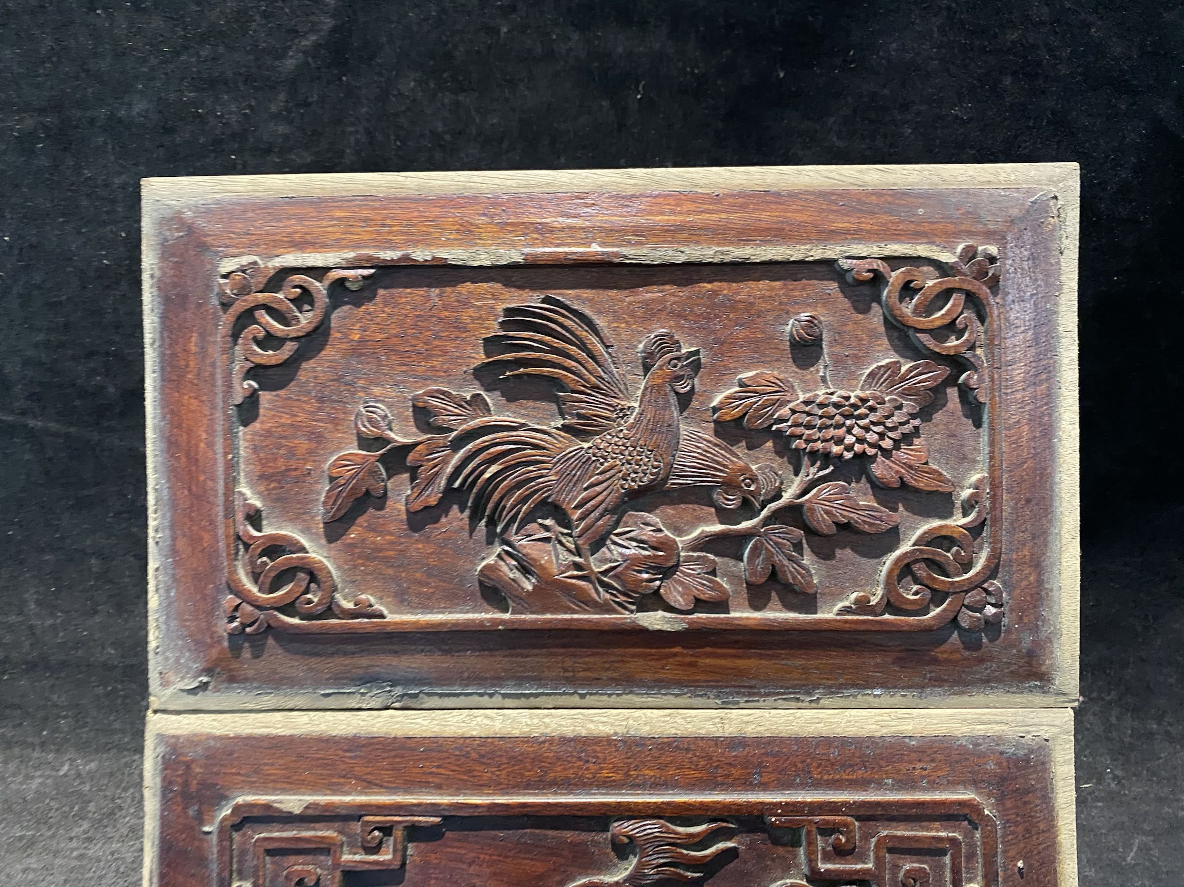 老木雕浮雕公鸡纹獾子纹老木雕花板一对